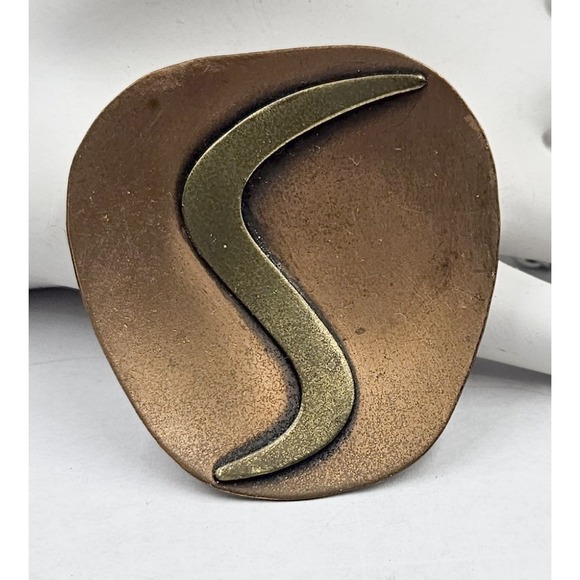 Vintage Copper Brass Abstact Modernist MCM Brooch Cupped Shield Brass - Picture 1 of 2